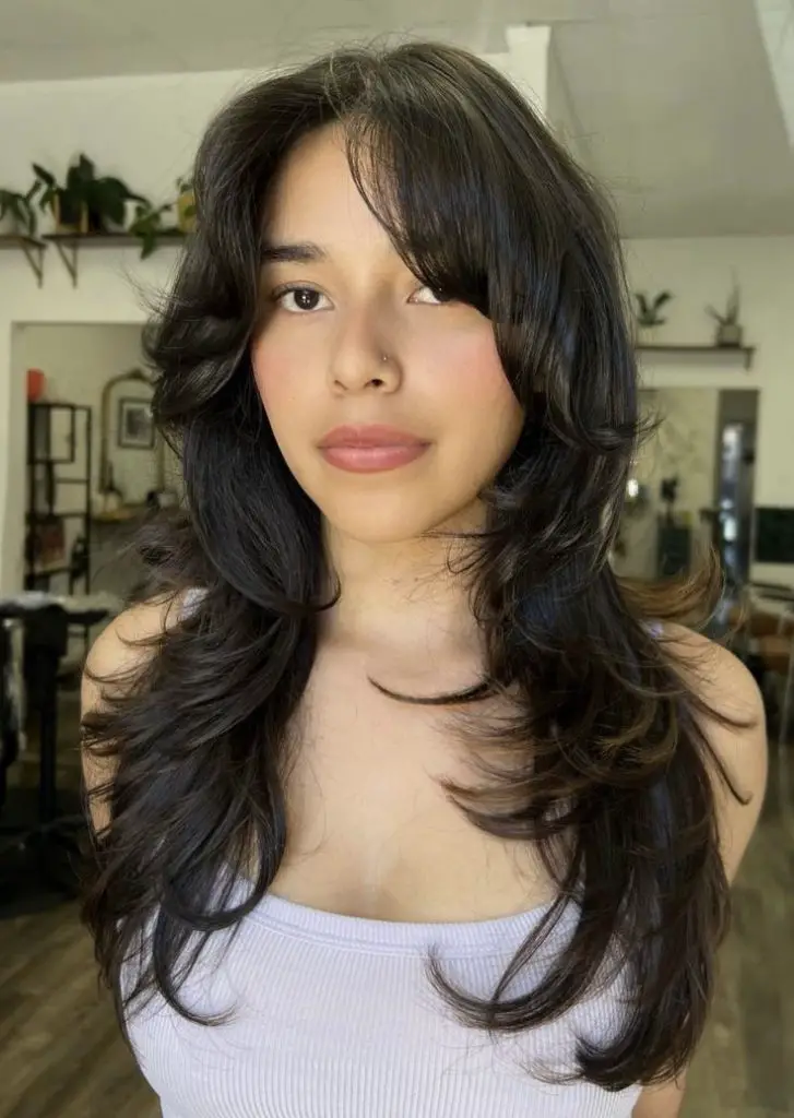 2024 Curtain Bangs 16 Ideas: Chic & Versatile Hairstyles